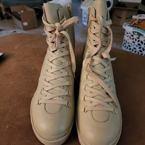 Schutz combat boots